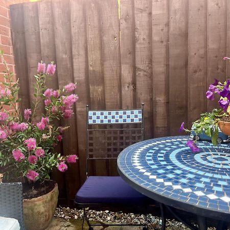 Villa Entire Two Bed Coach House Super King Beds Turn Into Singles à Exeter Extérieur photo