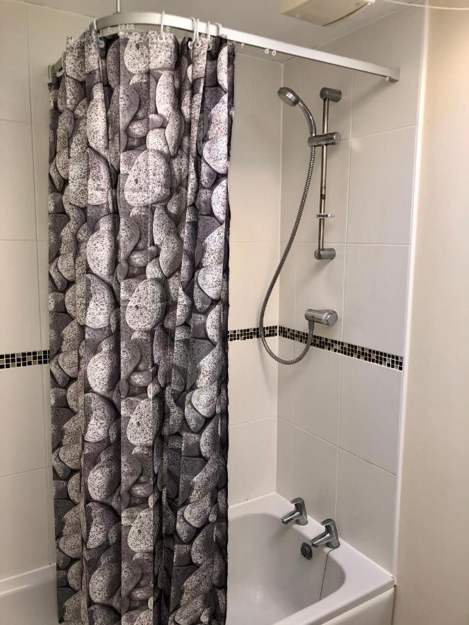 Villa Entire Two Bed Coach House Super King Beds Turn Into Singles à Exeter Extérieur photo