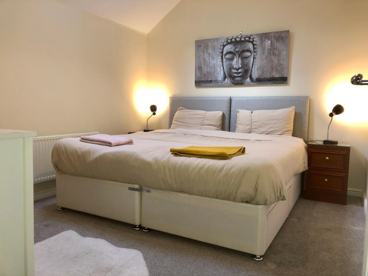 Villa Entire Two Bed Coach House Super King Beds Turn Into Singles à Exeter Extérieur photo